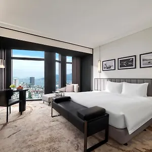 Crowne Plaza Centre By Ihg 호텔