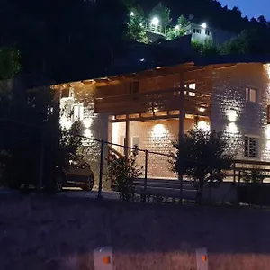 Grandpa's House Hotel Bahçallëk